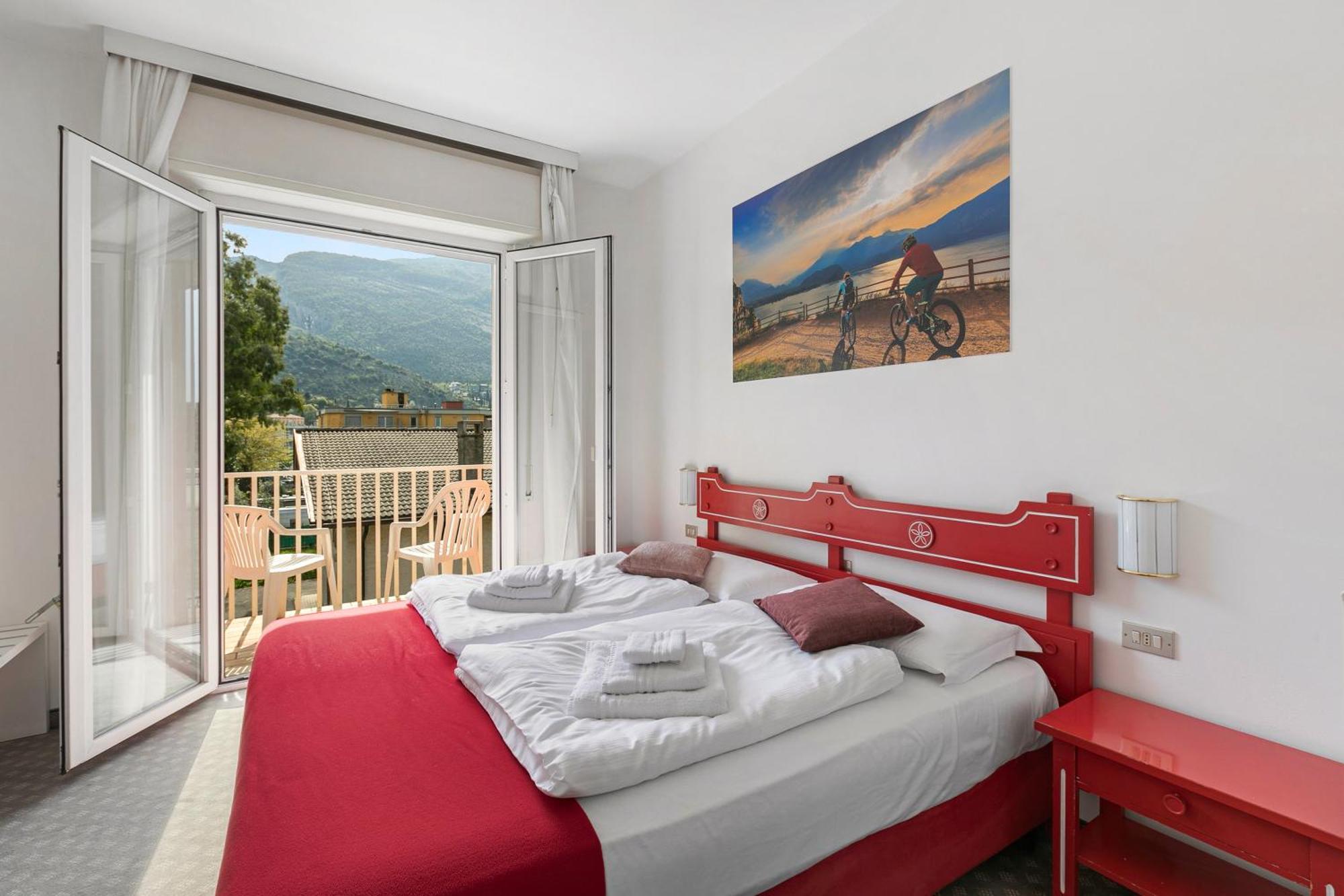 Bike & Wind Hotel Villa Maria Torbole Sul Garda Εξωτερικό φωτογραφία