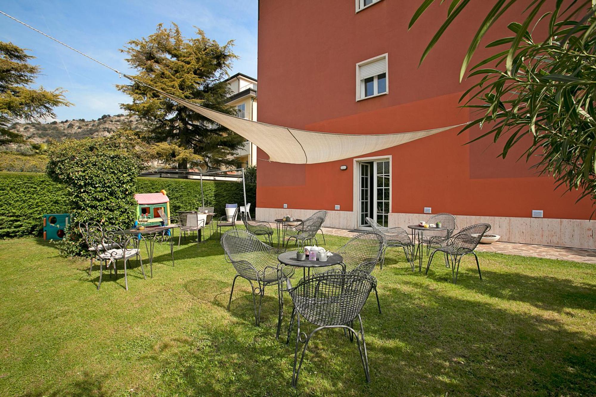 Bike & Wind Hotel Villa Maria Torbole Sul Garda Εξωτερικό φωτογραφία
