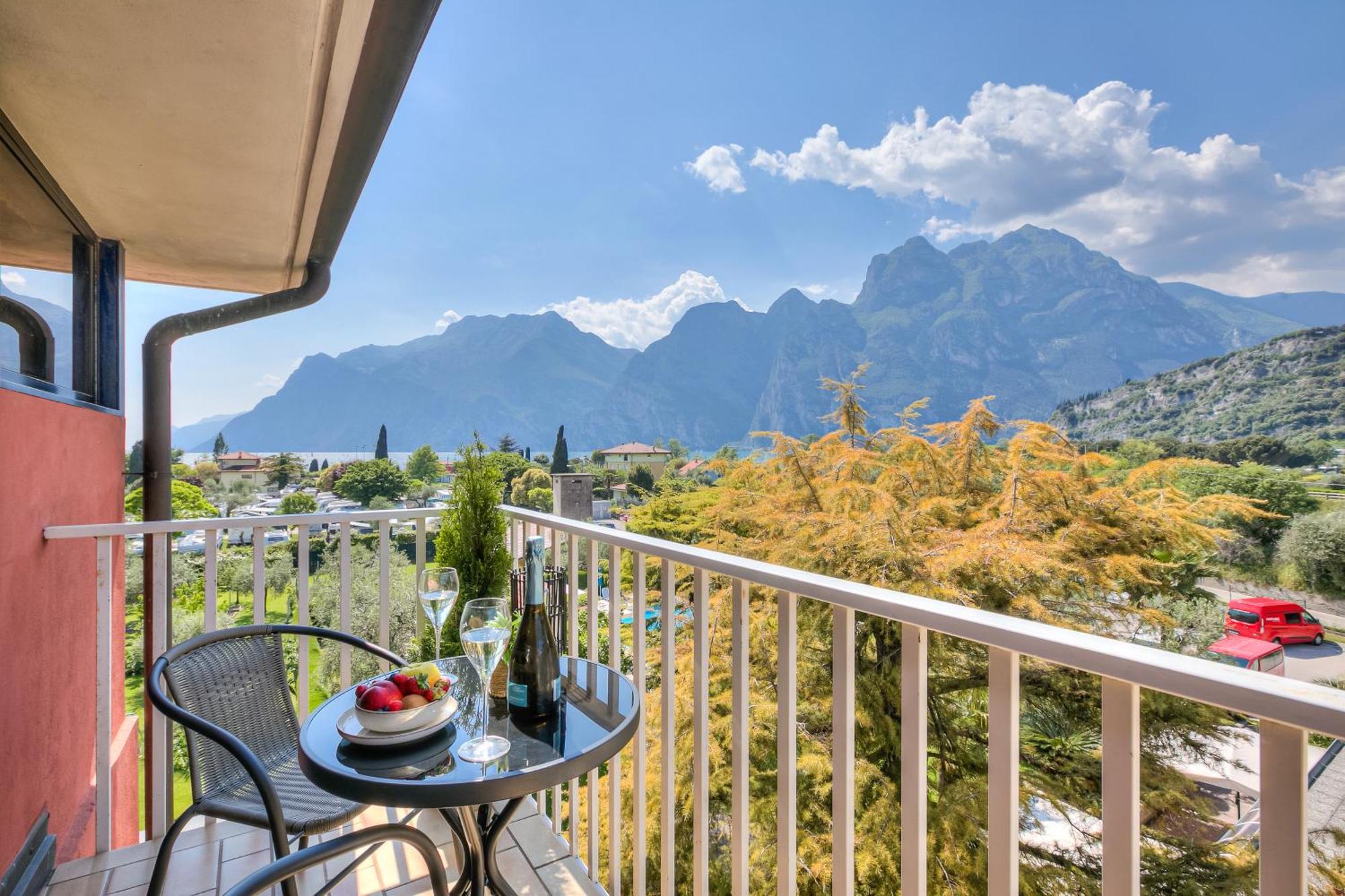 Bike & Wind Hotel Villa Maria Torbole Sul Garda Εξωτερικό φωτογραφία